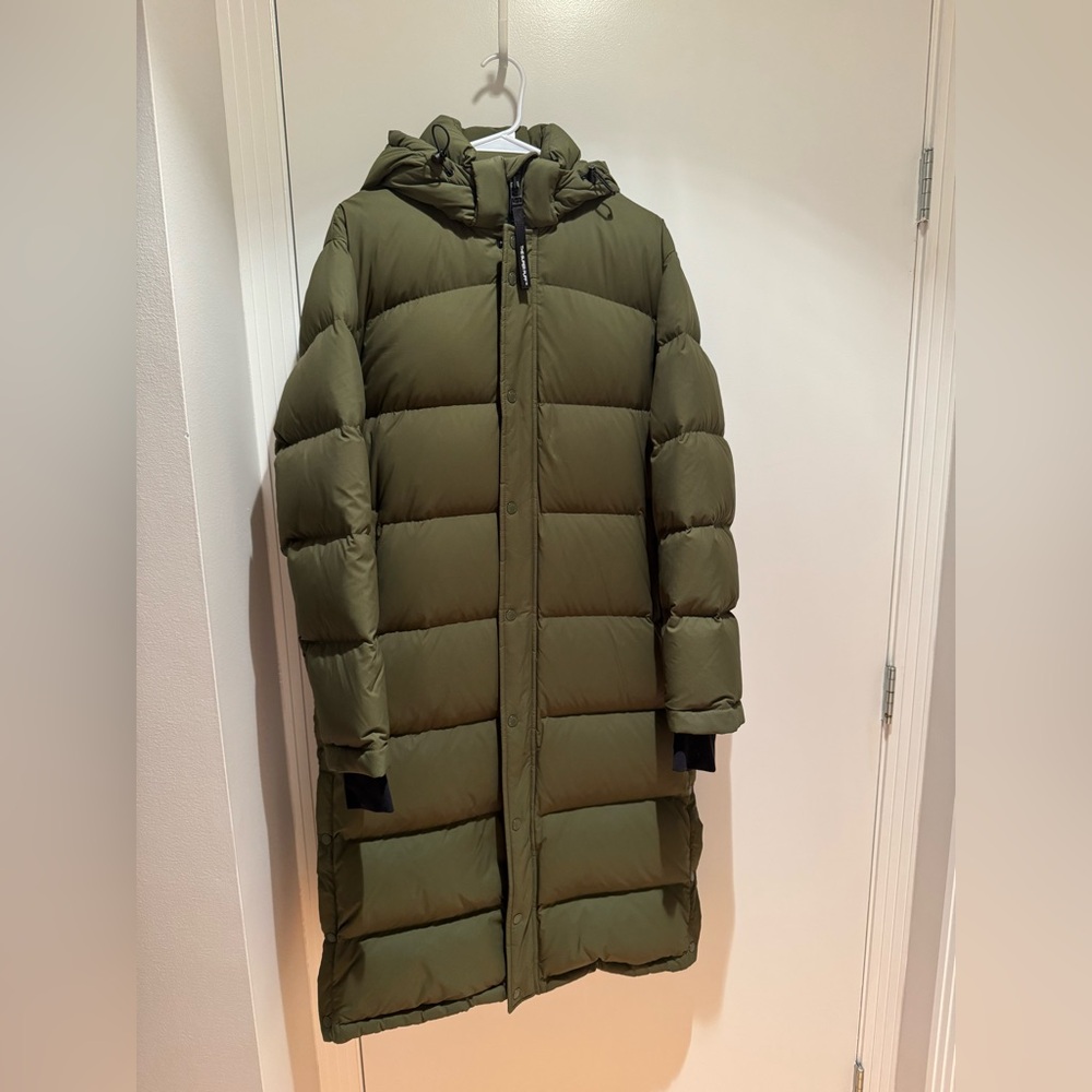 The Super Puff - Aritzia - Long Dark Green Super Puff